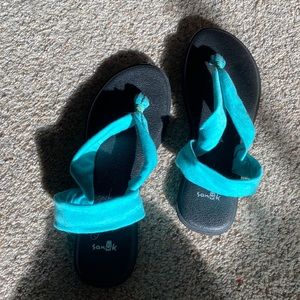 Sunuk size 8. Teal